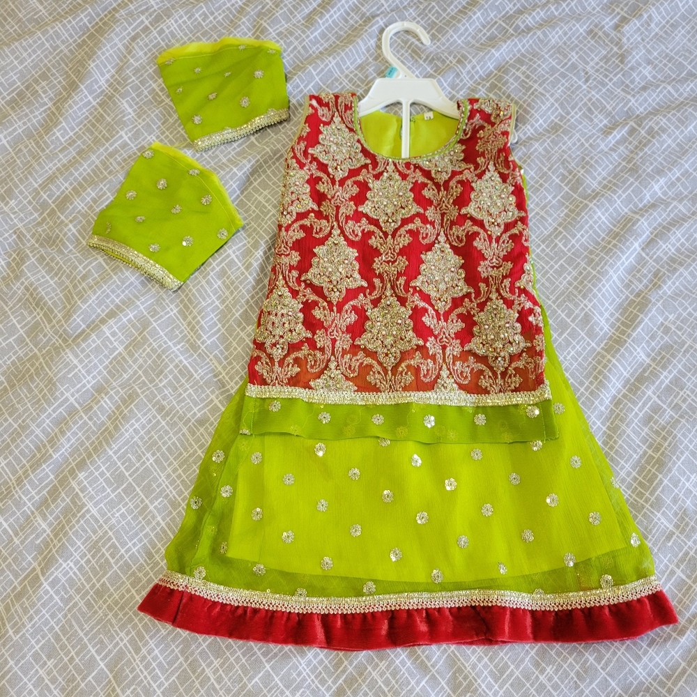 Pakistani/indian outfit - toddler girl 2T or 3T - size 18